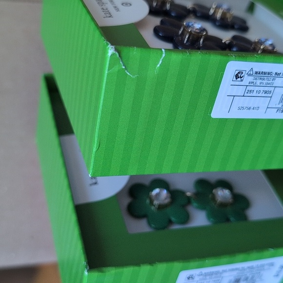 Kate Spade New York x Target Bundle Earrings, Hair Clips, Lipstick Bag Charm NWT - Picture 5 of 9